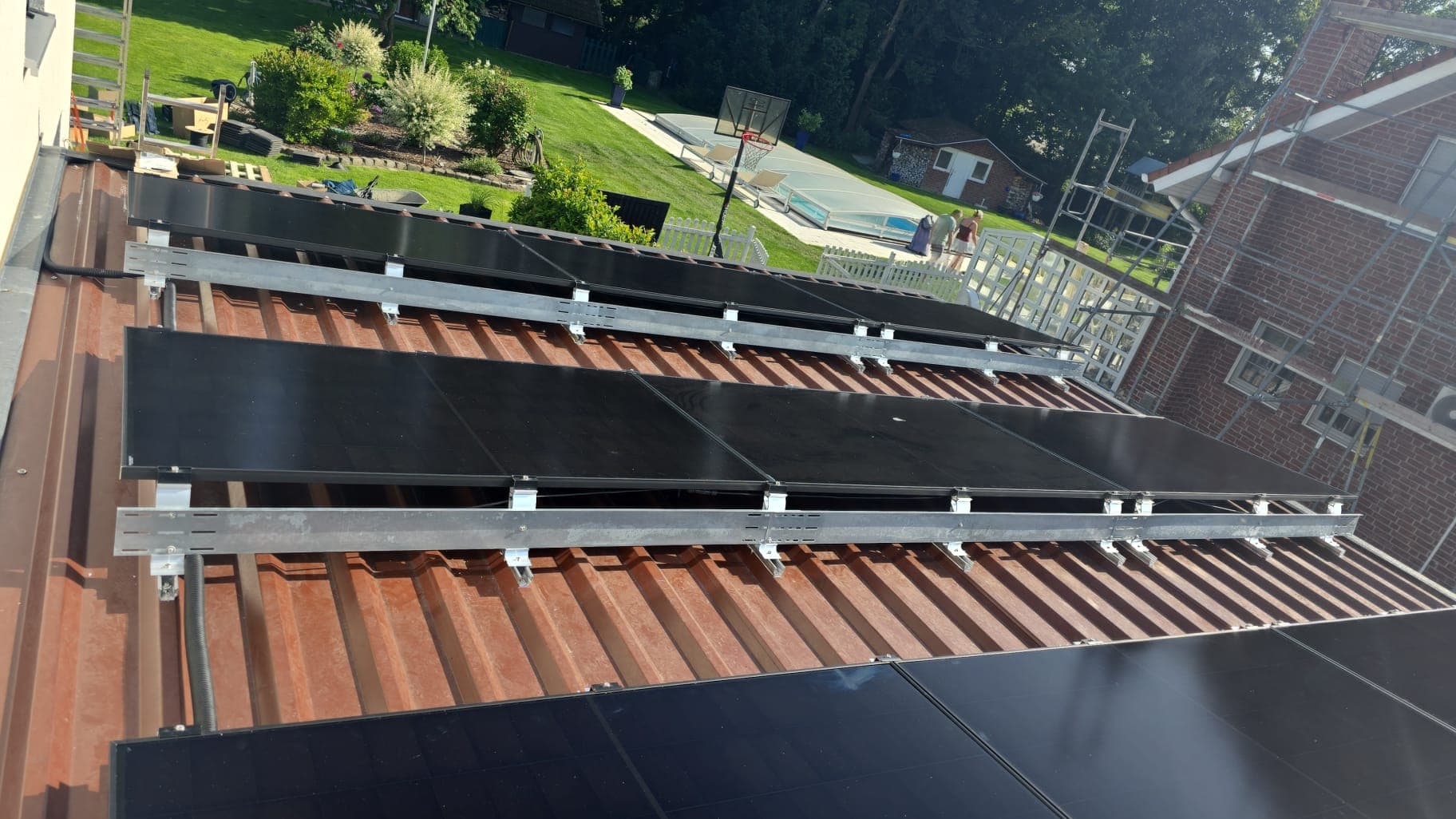 PV-Anlage auf Ziegeldach, Berlin